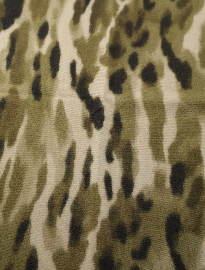 Echarpe animal print - verde seco